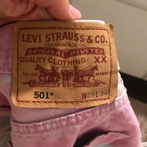 Levi’s Vintage Tie Dye/Color Block Jean Shorts - Picture 6 of 6